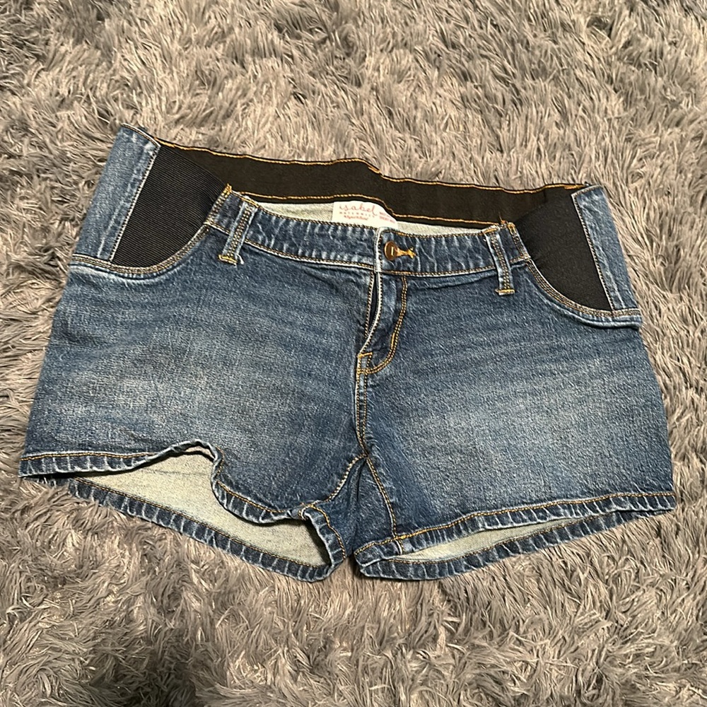 2 Pairs of Maternity Shorts - Picture 4 of 8
